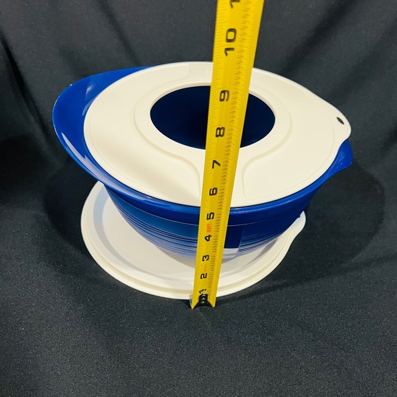 NEW (NIP) Tupperware Prep Essential Large Mixing Bowl w/ Splatter Guard and Seal - Picture 6 of 7